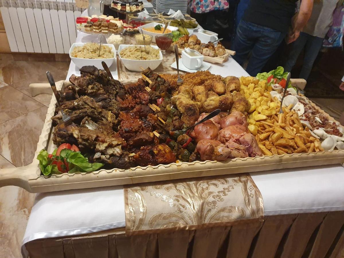 Podhalanski Dworek Z Jacuzzi Lesnica  Luaran gambar